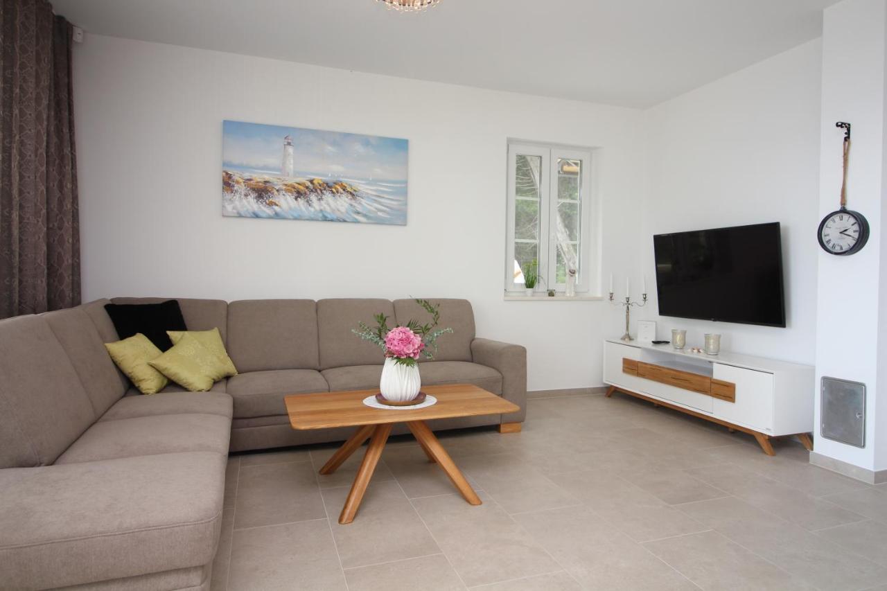 Villa Beachfront Sea Palace Kastela Exterior photo